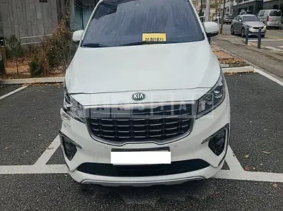 Photo 1 of 28: 2019 Kia Carnival, VIN KNAMC81ABKS556669 — Korean insurance auction
