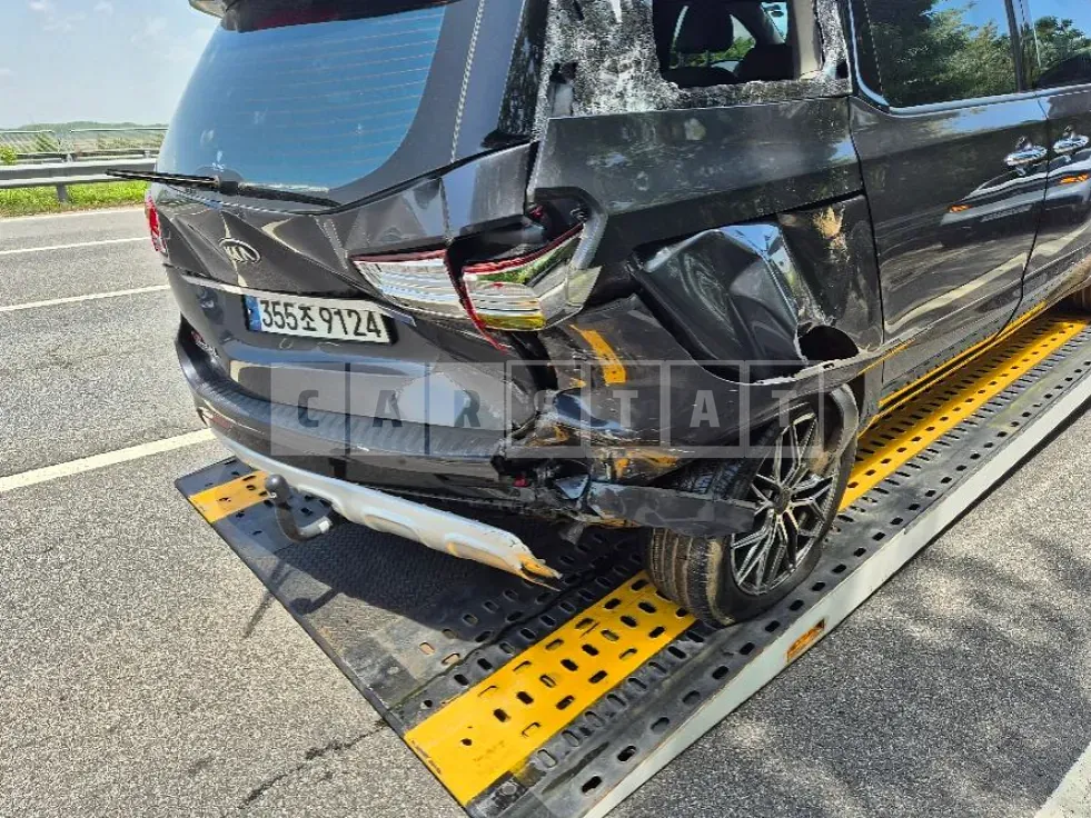 Photo 2 of 6: 2016 Kia Carnival — Korean insurance auction