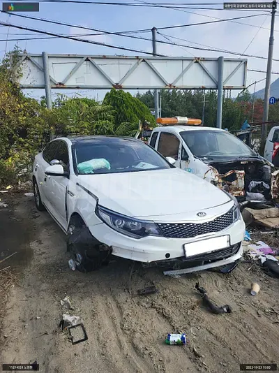 Photo 1 of 12: 2015 Kia K5, VIN KNAGX411BGA007490 — Korean insurance auction