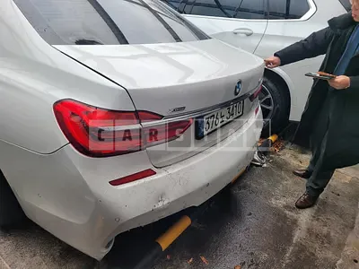 Photo 1 of 28: 2017 BMW 740Li xDrive, VIN WBA7E4104HGV21244 — Korean insurance auction