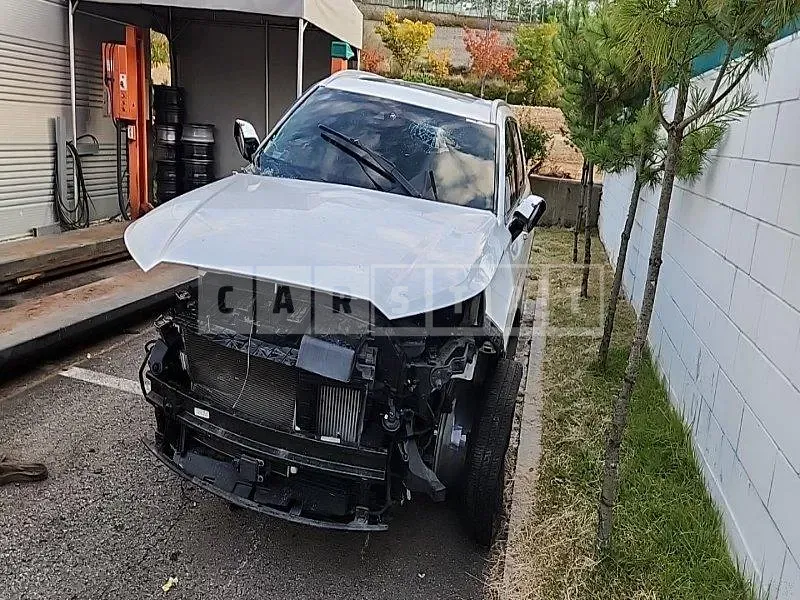 Photo 2 of 26: 2021 Hyundai Palisade, VIN KMHR581ADMU275650 — Korean insurance auction