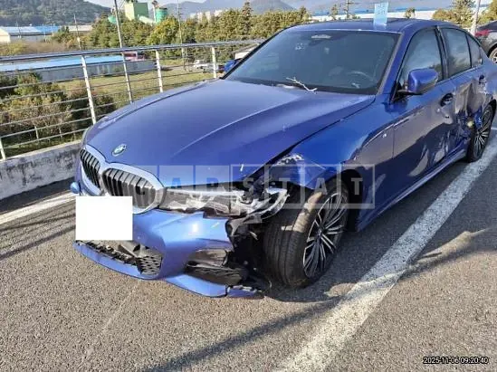 Photo 2 of 9: 2021 BMW 320d — Korean insurance auction