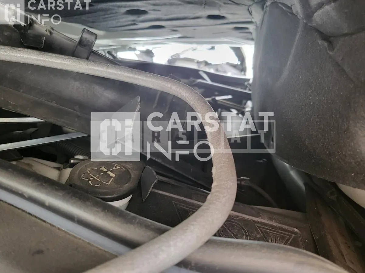 Photo 2 of 6: 2016 BMW 520d, VIN WBA5E510XGG204841 — Korean insurance auction