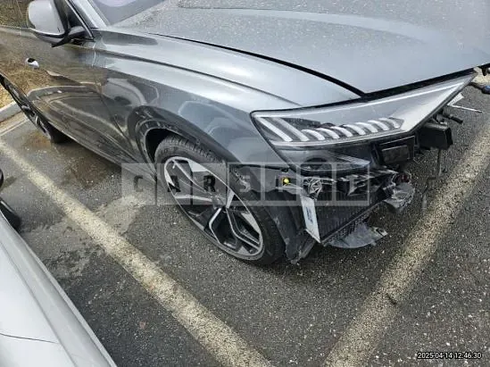 Photo 2 of 17: 2022 Audi Rs Q8 — Korean insurance auction