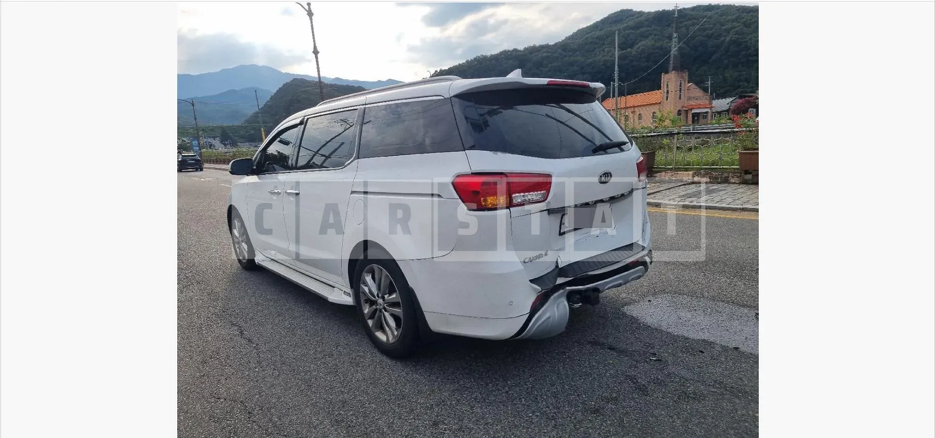 Photo 2 of 4: 2016 Kia Carnival 9 Seater — Korean insurance auction