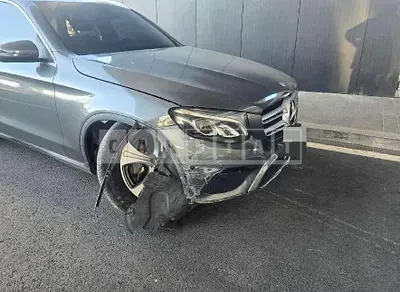 Photo 1 of 8: 2017 Mercedes-Benz GLC220 d 4Matic — Korean insurance auction