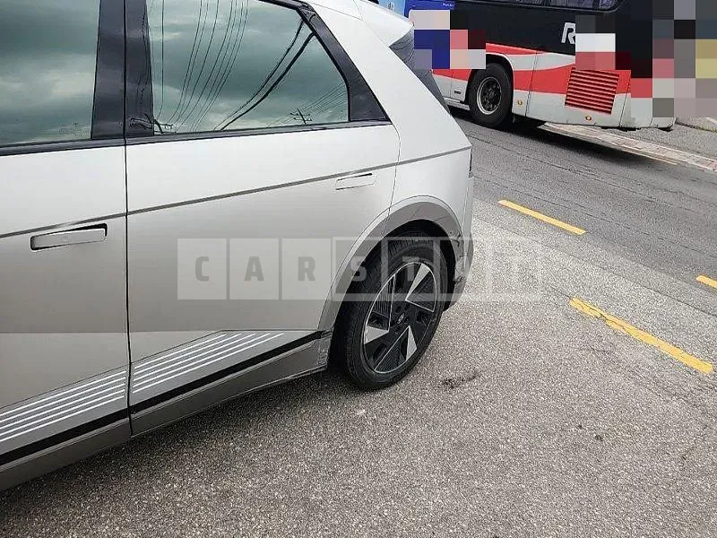 Photo 2 of 97: 2024 Hyundai IONIQ 5, VIN KMHKR81CPSU340446 — Korean insurance auction