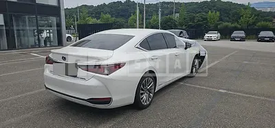 Photo 1 of 11: 2021 Lexus ES300h — Korean insurance auction