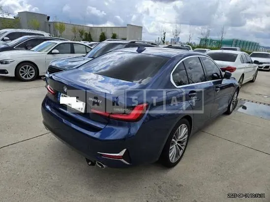 Photo 2 of 42: 2021 BMW 320i — Korean insurance auction