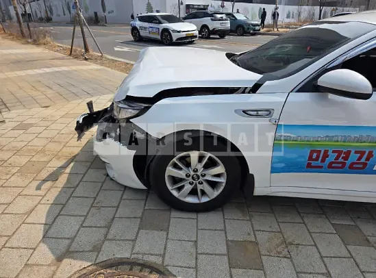 Photo 2 of 7: 2018 Kia K5, VIN KNAGU416BJA197253 — Korean insurance auction