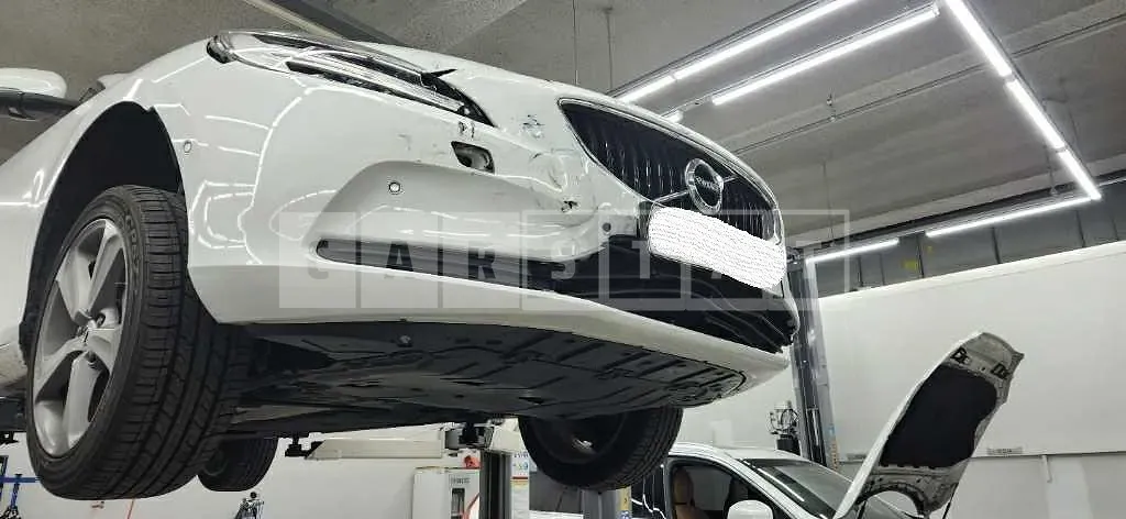 Photo 2 of 10: 2018 Volvo V40 D3, VIN YV1MV79K0J2499772 — Korean insurance auction