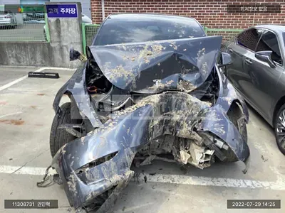 Photo 1 of 7: 2021 Tesla Model Y Long Range, VIN 5YJYGDEE9MF227267 — Korean insurance auction