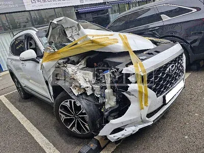 Photo 1 of 15: 2018 Hyundai Santa Fe, VIN KMHS381BBKU100140 — Korean insurance auction