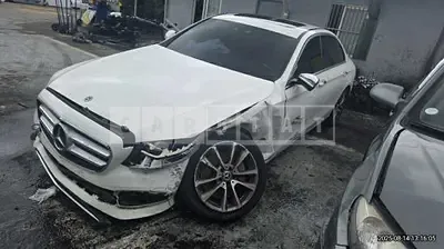 Photo 1 of 12: 2019 Mercedes-Benz E300 4Matic — Korean insurance auction
