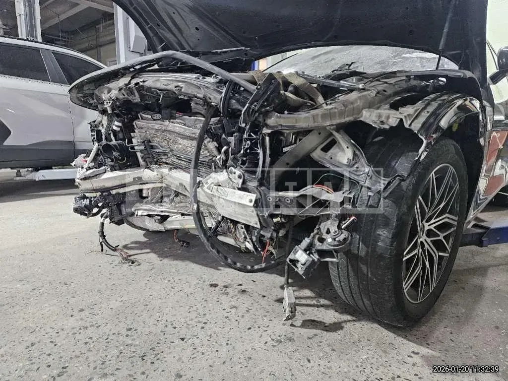 Photo 2 of 27: 2022 Genesis G90 3.5T AWD — Korean insurance auction