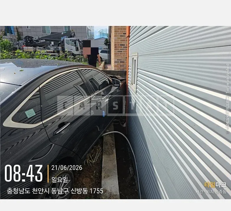 Photo 2 of 10: 2018 Genesis G80 — Korean insurance auction
