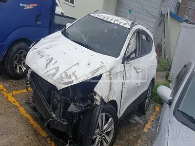 Photo 1 of 9: 2015 Hyundai Tucson, VIN KMHJT81VBFU955614 — Korean insurance auction