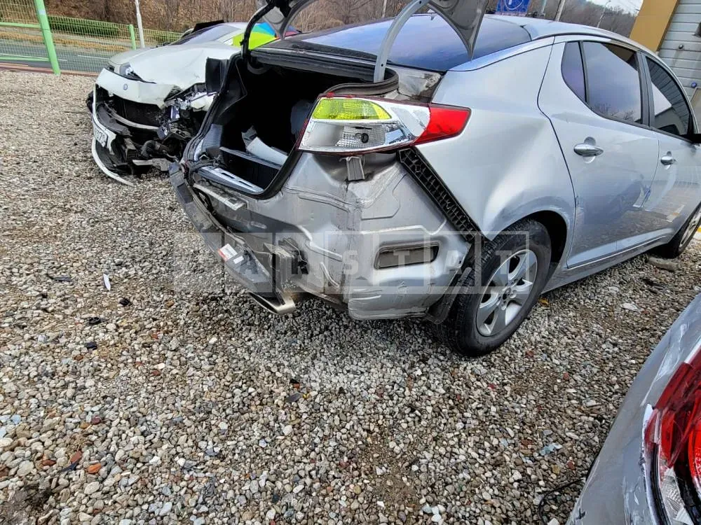 Photo 2 of 11: 2015 Kia K5, VIN KNAGN418BFA611041 — Korean insurance auction
