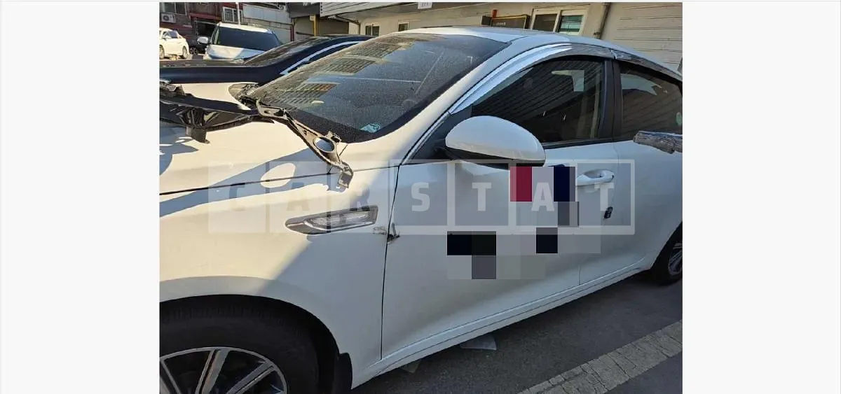 Photo 2 of 23: 2021 Kia K5 LPG, VIN KNAGU416BNA406742 — Korean insurance auction