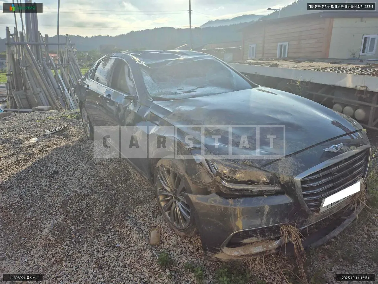 Photo 2 of 10: 2017 Hyundai Genesis G80, VIN KMHGM41DDHU217495 — Korean insurance auction