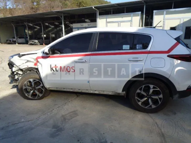 Photo 2 of 15: 2019 Kia Sportage, VIN KNAPM813DKK704377 — Korean insurance auction