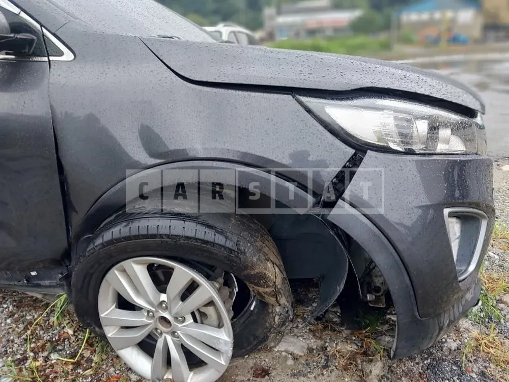 Photo 2 of 10: 2017 Kia Sorento /Sorrento, VIN KNAPS81ADHA329903 — Korean insurance auction
