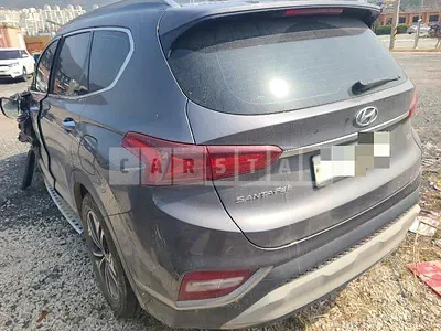 Photo 1 of 33: 2018 Hyundai Santa Fe TM — Korean insurance auction