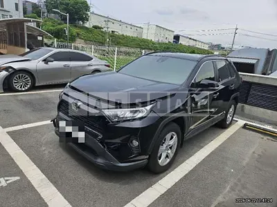 Photo 1 of 25: 2019 Toyota Love 4 — Korean insurance auction