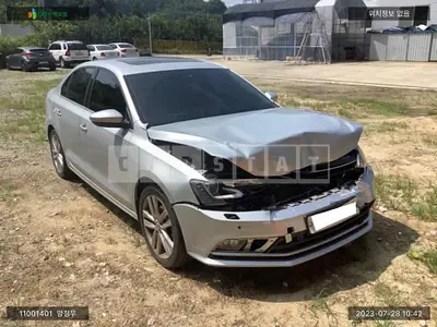 Photo 1 of 6: 2015 Volkswagen Jetta 2.0 TDI, VIN WVWZZZ16ZFM024375 — Korean insurance auction