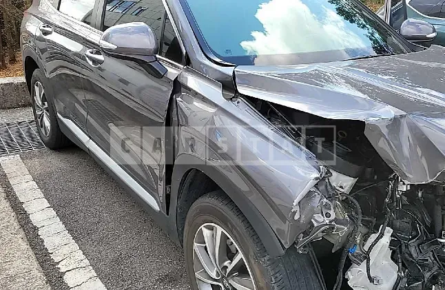 Photo 2 of 8: 2020 Hyundai Santa Fe, VIN KMHS281BBLU295263 — Korean insurance auction