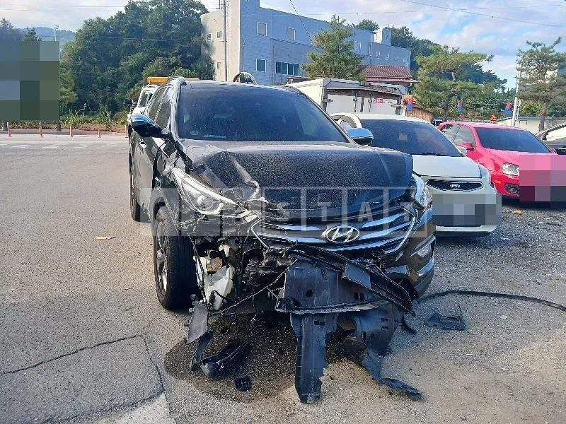 Photo 2 of 11: 2016 Hyundai Santa Fe DM — Korean insurance auction