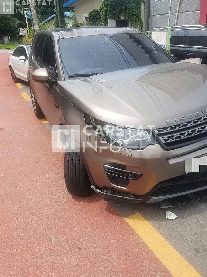Photo 2 of 33: 2017 Land Rover Discovery Sports 2.0d, VIN SALCA2BN0HH674668 — Korean insurance auction