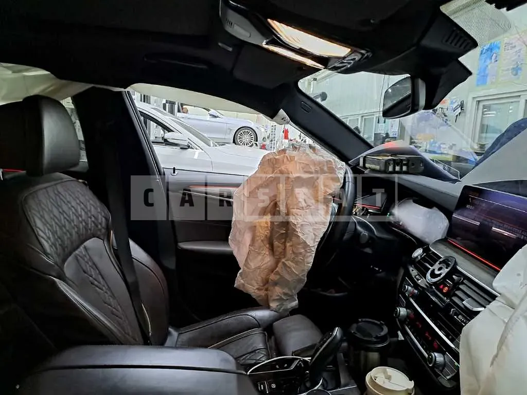 Photo 2 of 46: 2021 BMW 523d — Korean insurance auction