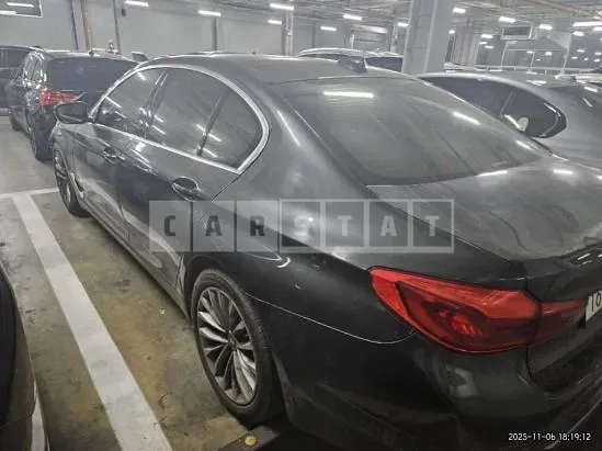 Photo 2 of 12: 2020 BMW 530i Luxury — Korean insurance auction