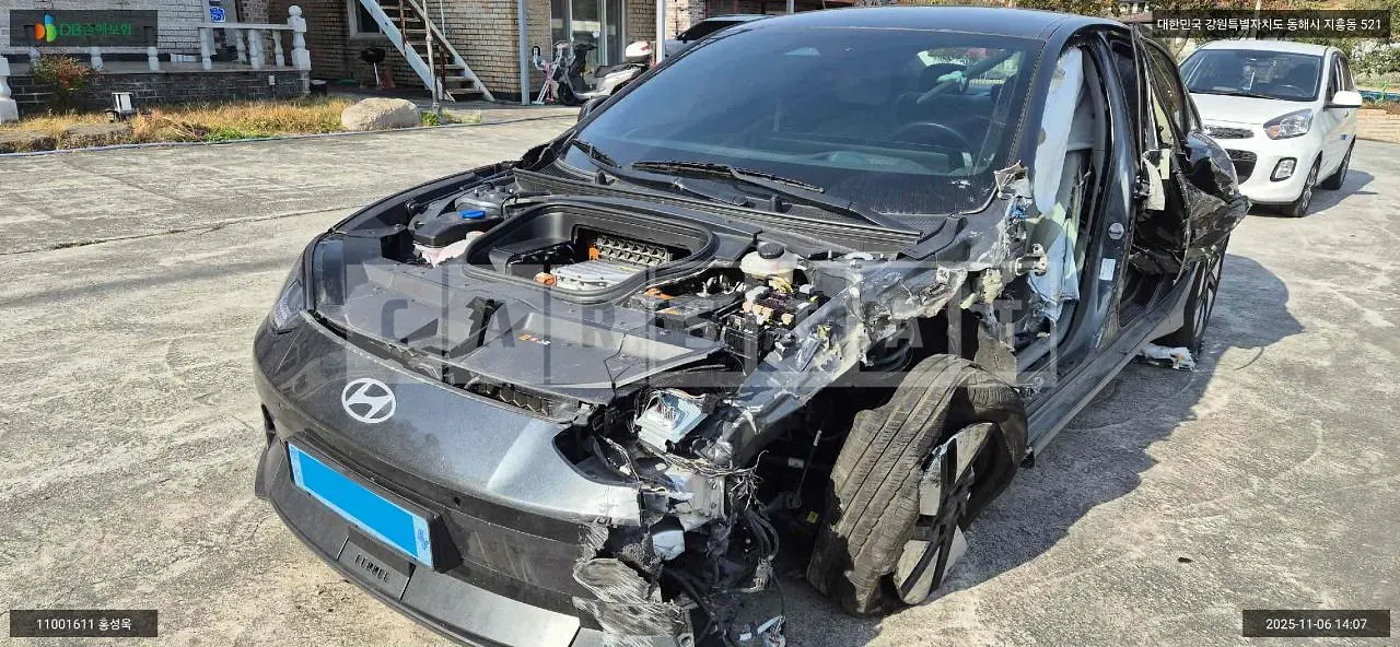Photo 2 of 11: 2023 Hyundai IONIQ 6, VIN KMHM541CPPA038065 — Korean insurance auction