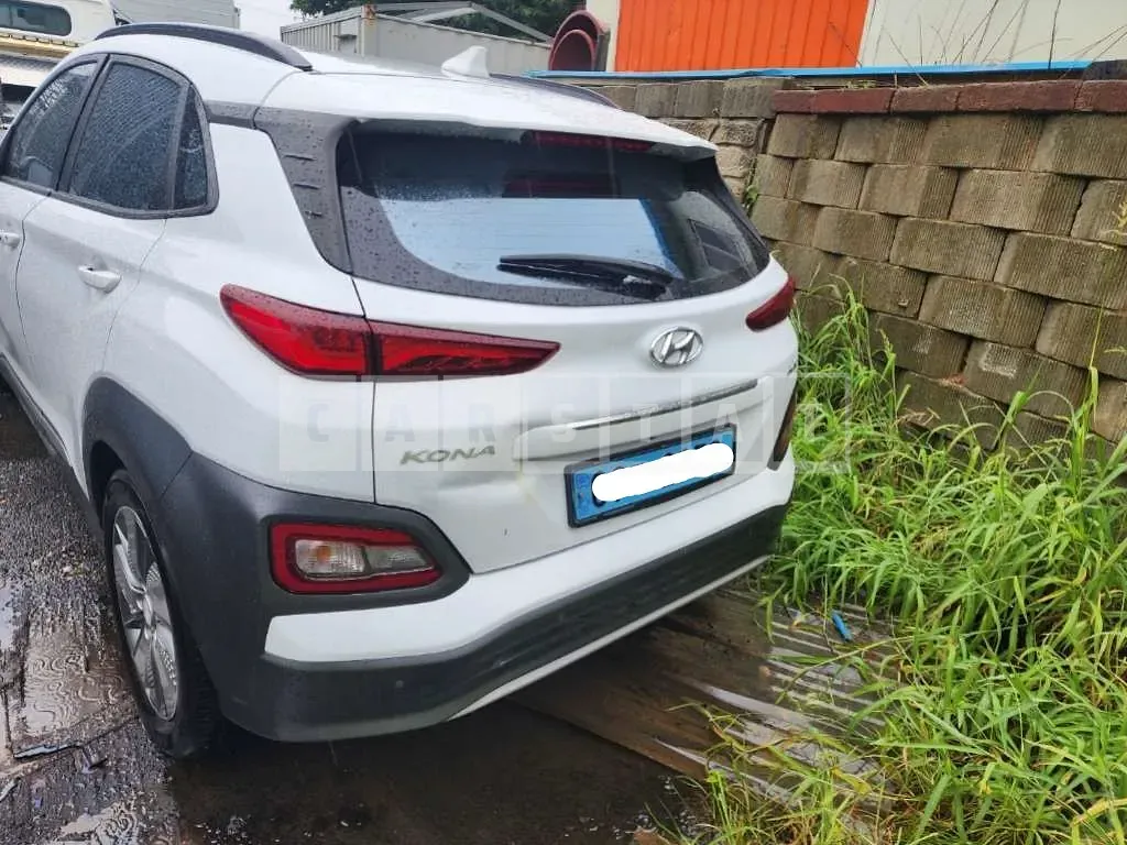 Photo 2 of 9: 2019 Hyundai Kona Electric, VIN KMHK381GFKU033332 — Korean insurance auction