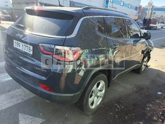 Photo 2 of 15: 2018 Jeep Straw Compass 2.4, VIN 3C4NJDCB4JT376003 — Korean insurance auction