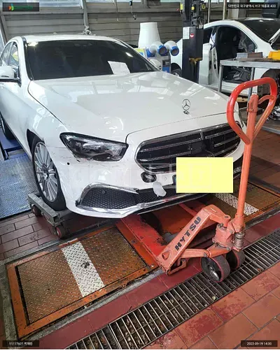 Photo 1 of 13: 2020 Mercedes-Benz E250, VIN W1KZF4FB7MA907016 — Korean insurance auction