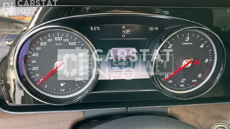 Photo 2 of 32: 2020 Mercedes-Benz E220 d 4Matic, VIN W1KZF0FB9LA845707 — Korean insurance auction