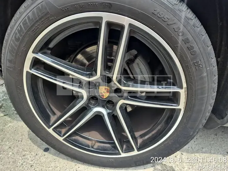 Photo 2 of 53: 2019 Porsche Macan S, VIN WP1AB2A59KLB30508 — Korean insurance auction