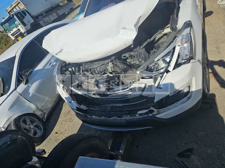 Photo 2 of 4: 2015 Hyundai Santa Fe DM — Korean insurance auction