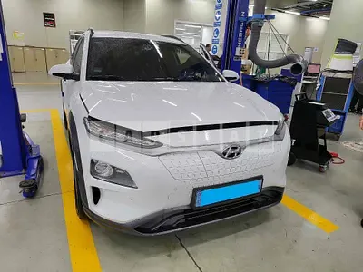 Photo 1 of 17: 2021 Hyundai Kona Electric, VIN KMHK381GFLU122251 — Korean insurance auction