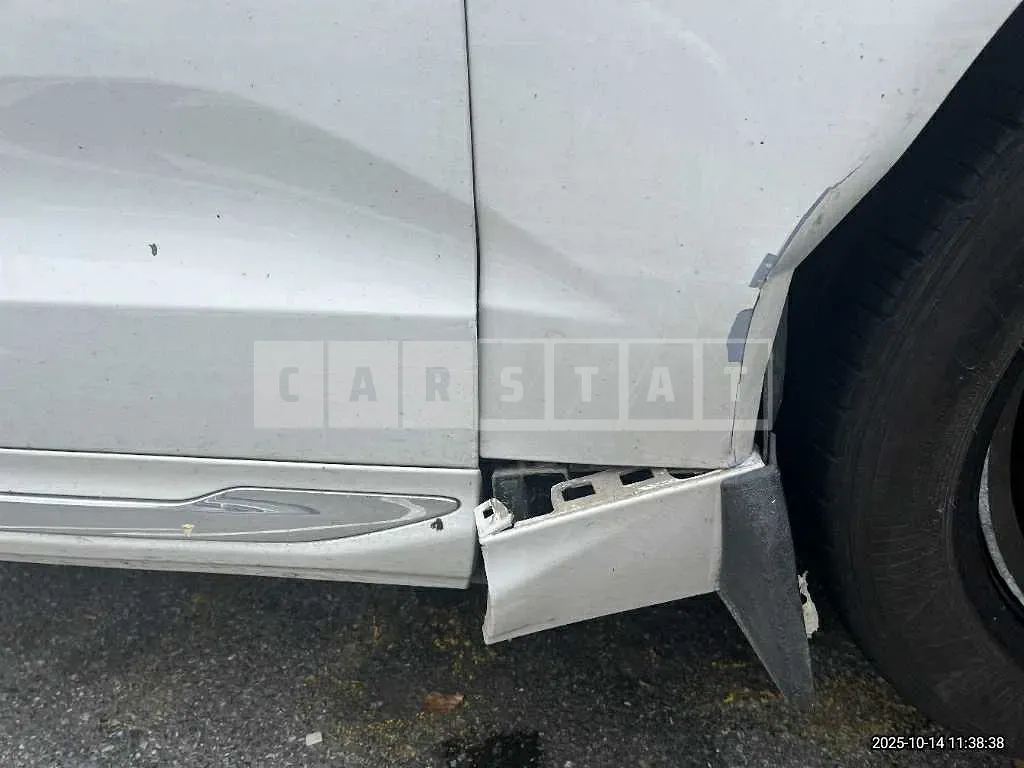 Photo 2 of 16: 2018 Volvo XC60D5 AWD — Korean insurance auction