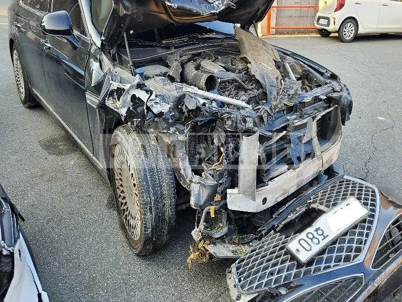Photo 2 of 14: 2019 Hyundai Genesis G90, VIN KMHG241DDKU068935 — Korean insurance auction