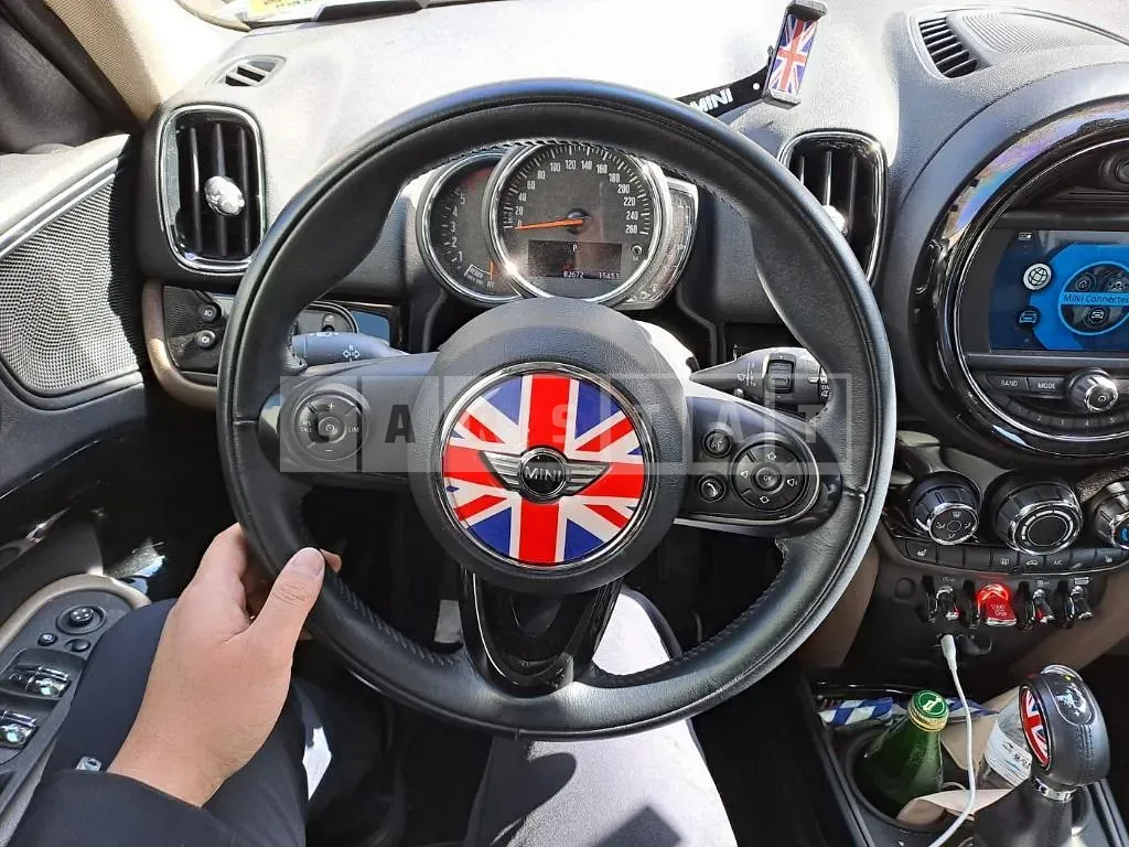 Photo 2 of 30: 2018 MINI Cooper D Countryman, VIN WMWYT9108J3F48132 — Korean insurance auction