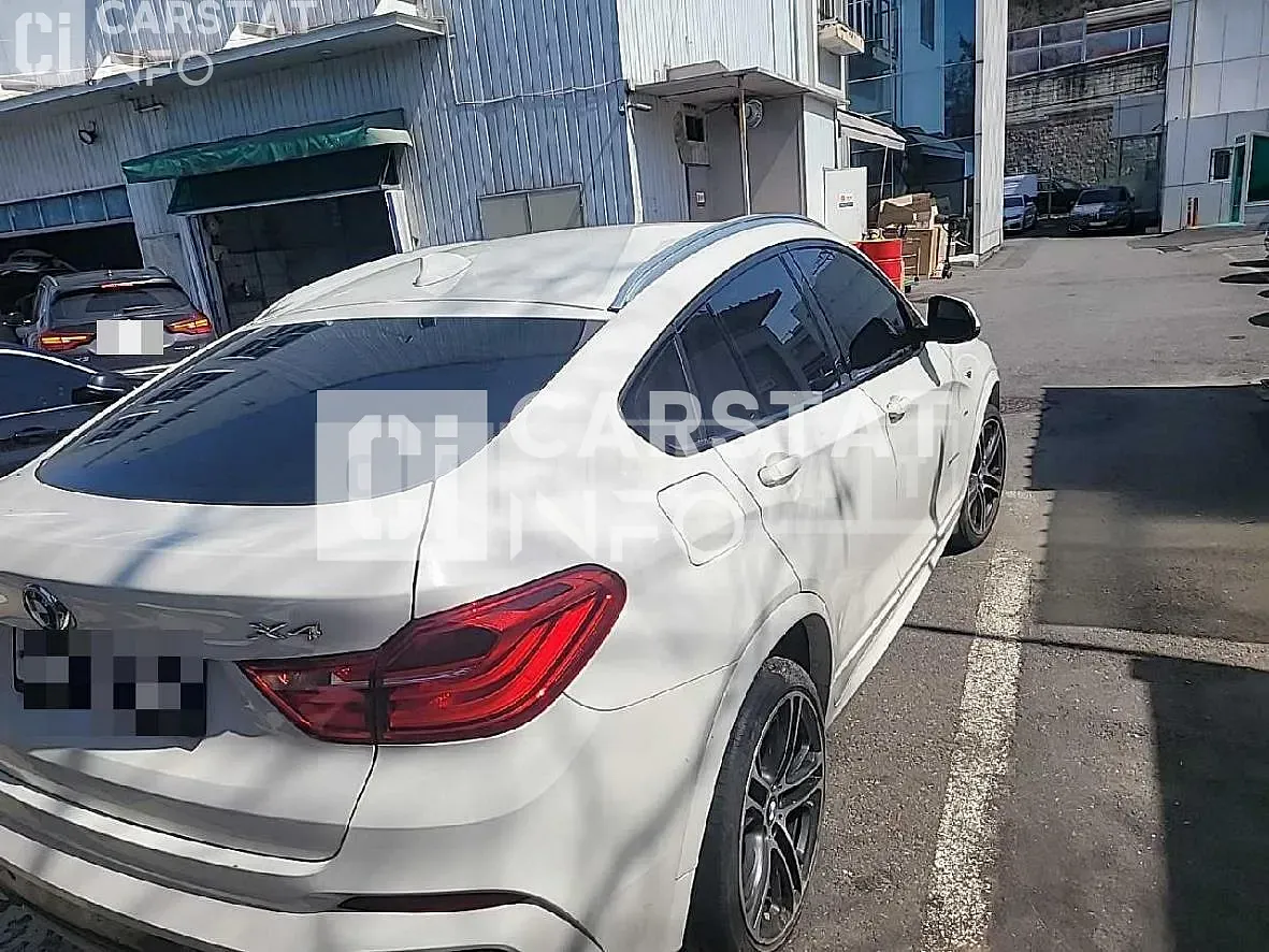 Photo 2 of 30: 2018 BMW X4 xDrive 20d, VIN WBAXX110XJ0Y53714 — Korean insurance auction