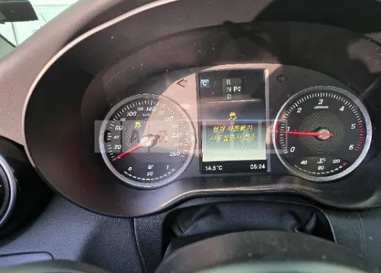 Photo 2 of 16: 2016 Mercedes-Benz C 200d, VIN WDDWF3HB1GF234547 — Korean insurance auction