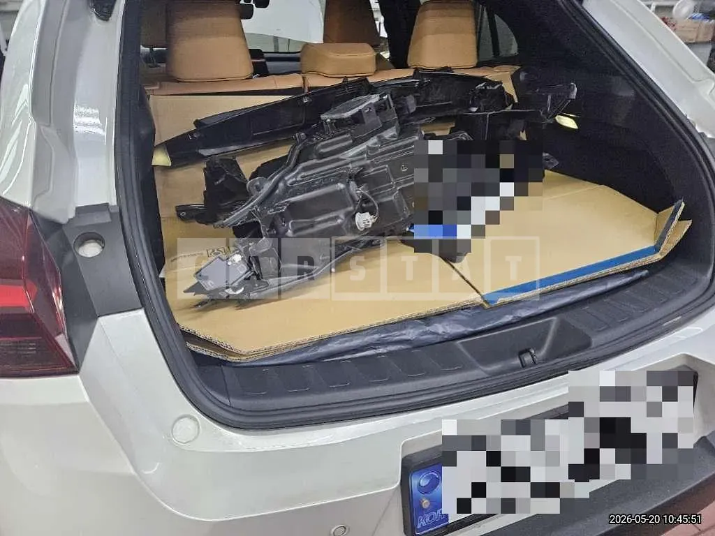 Photo 2 of 9: 2023 Lexus UX250h — Korean insurance auction