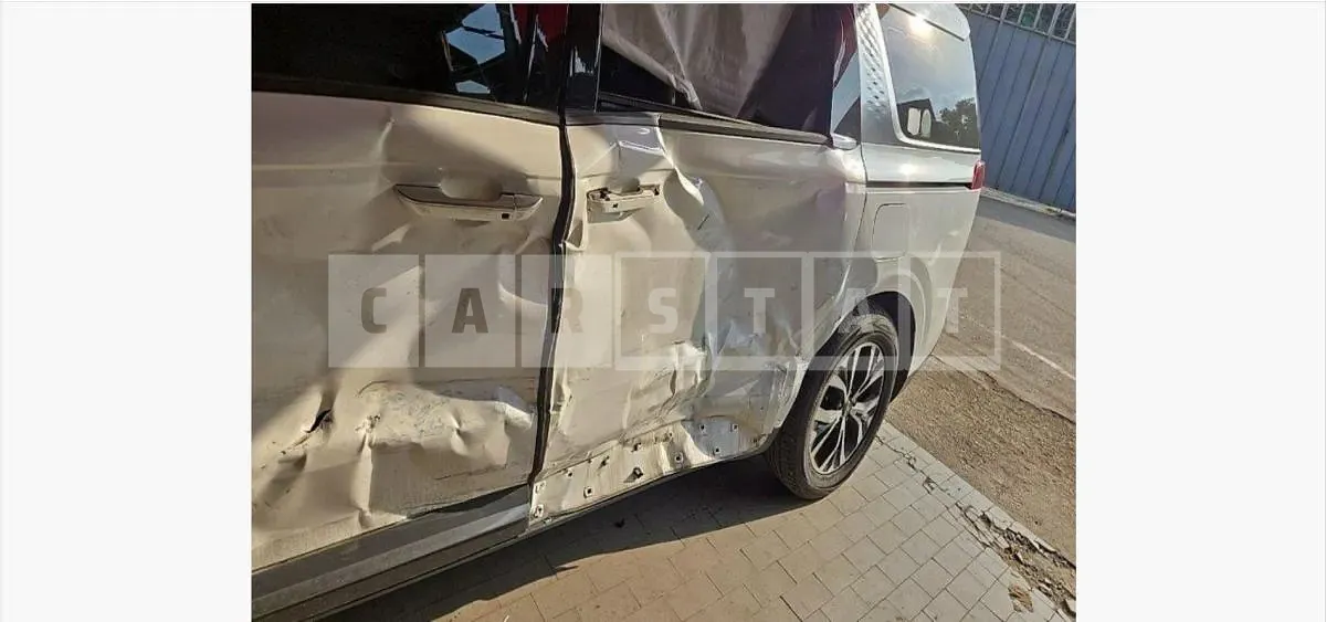 Photo 2 of 54: 2022 Kia Carnivals, VIN KNANC81BBPS237258 — Korean insurance auction