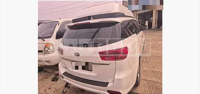 Photo 1 of 10: 2018 Kia Carnivals — Korean insurance auction